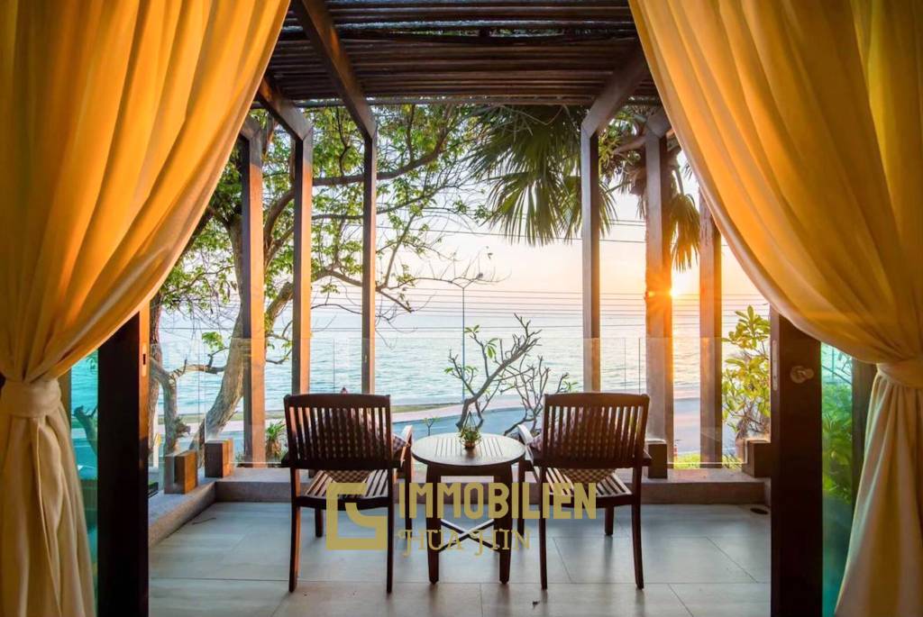 Oceanfront 4 Bedroom Pool Villa in Pran Buri