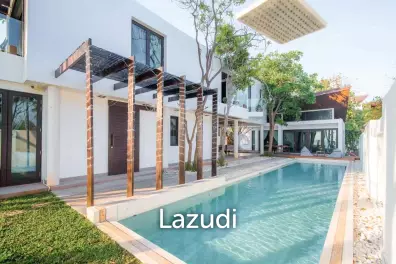 Oceanfront 4 Bedroom Pool Villa in Pran Buri