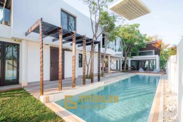 Oceanfront 4 Bedroom Pool Villa in Pran Buri