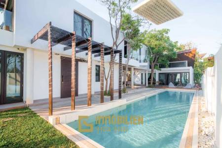 Oceanfront 4 Bedroom Pool Villa in Pran Buri