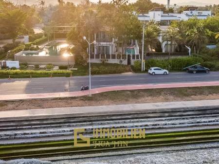 Oceanfront 4 Bedroom Pool Villa in Pran Buri