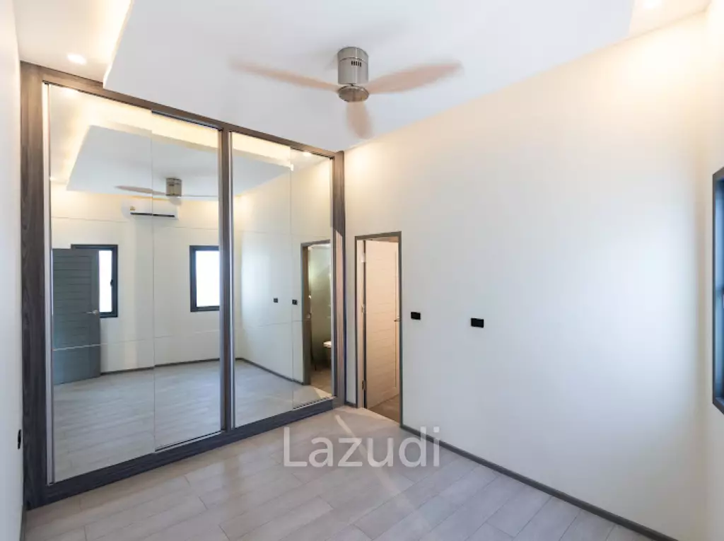 Newly built 3 bedroom pool villa for sale only 5 minutes from Nai harn beach
