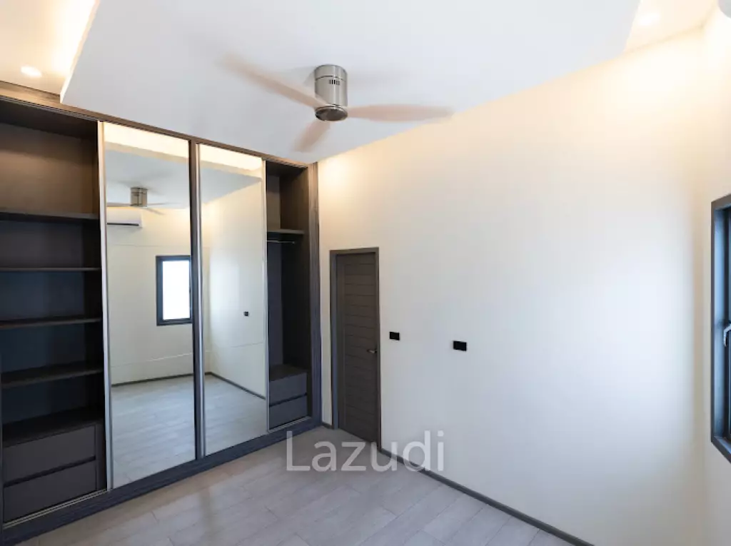 Newly built 3 bedroom pool villa for sale only 5 minutes from Nai harn beach