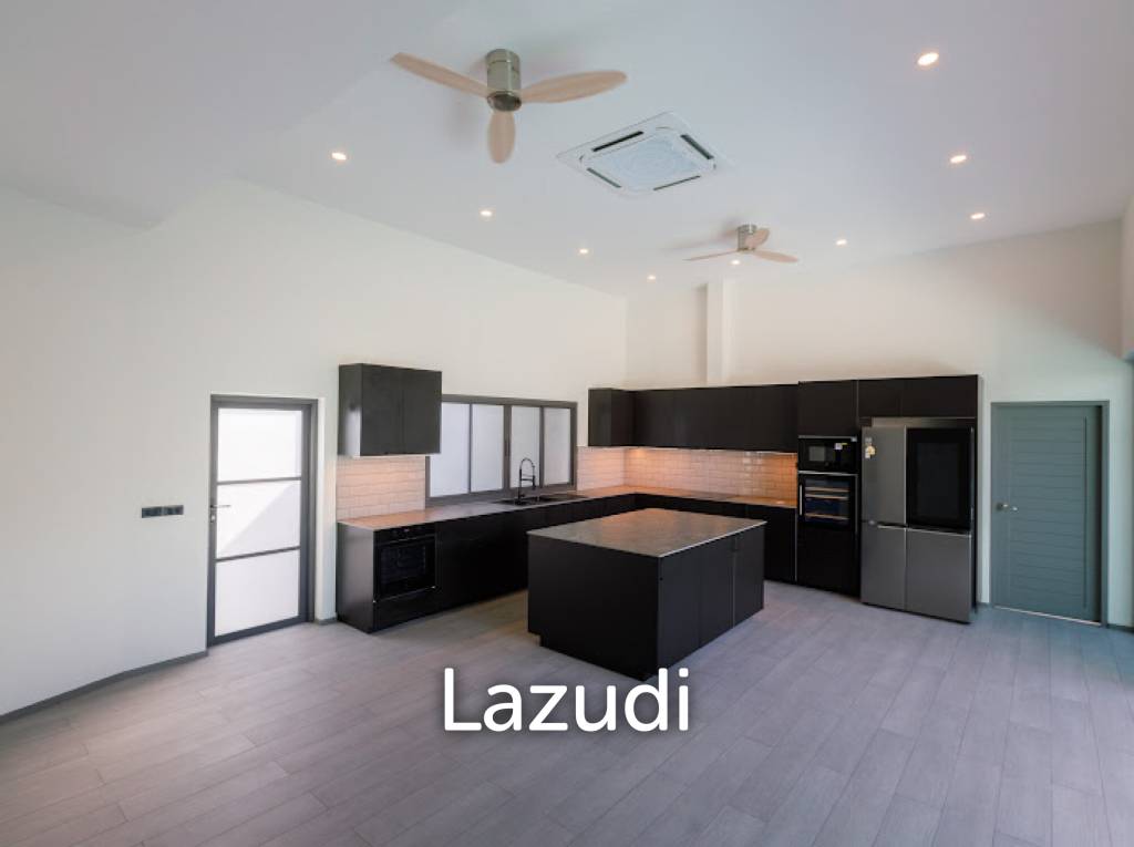 Newly built 3 bedroom pool villa for sale only 5 minutes from Nai harn beach