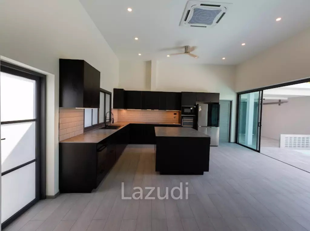 Newly built 3 bedroom pool villa for sale only 5 minutes from Nai harn beach