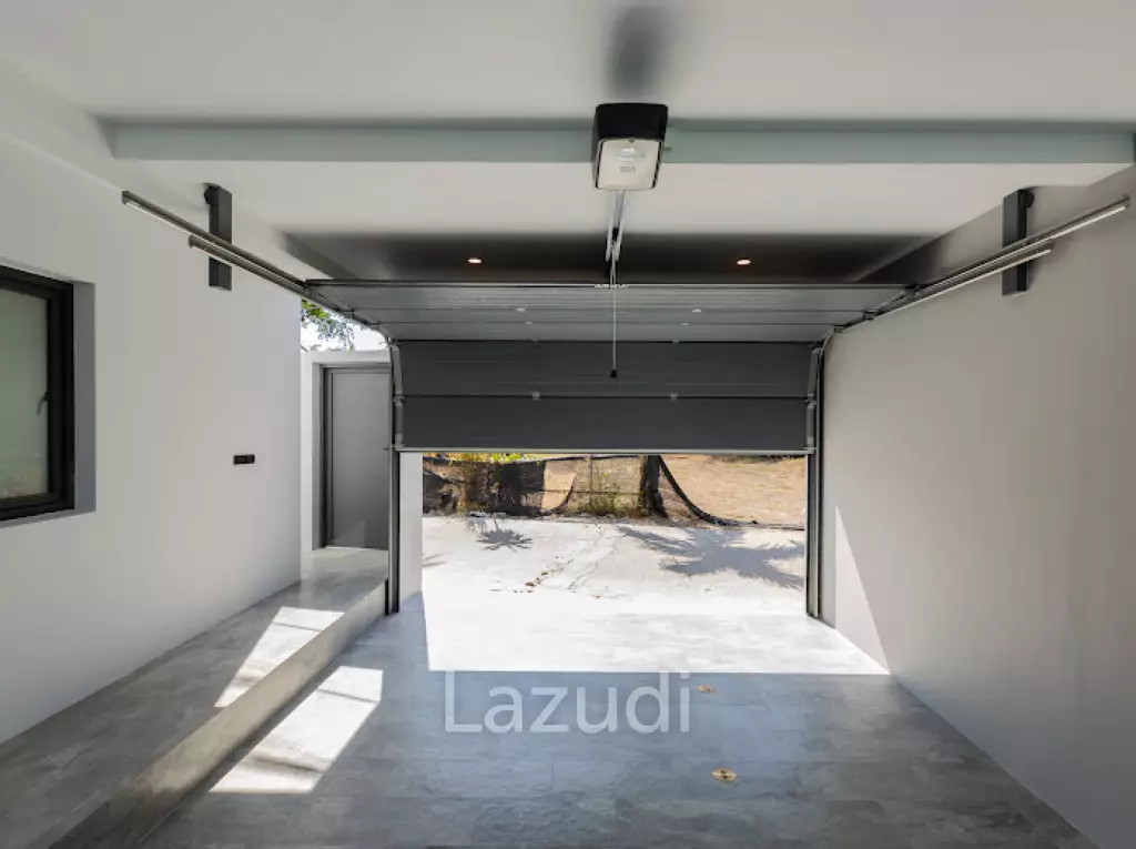 Newly built 3 bedroom pool villa for sale only 5 minutes from Nai harn beach