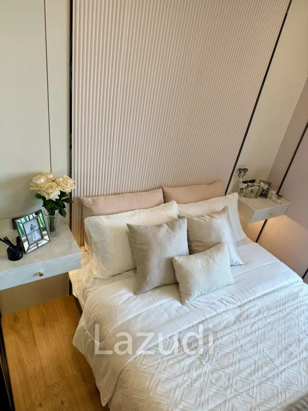 27 sqm modern 1 bedroom condo Noble Around Ari Phaya Thai Bangkok