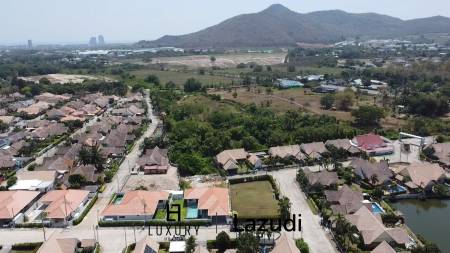 NEU / Pool Villa / 316 qm Wohnfläche