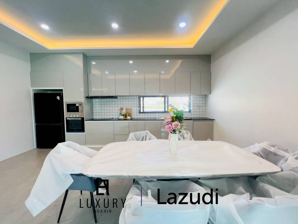 NEU / Pool Villa / 316 qm Wohnfläche