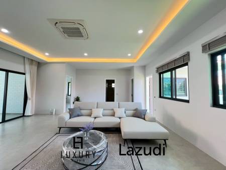 NEU / Pool Villa / 316 qm Wohnfläche