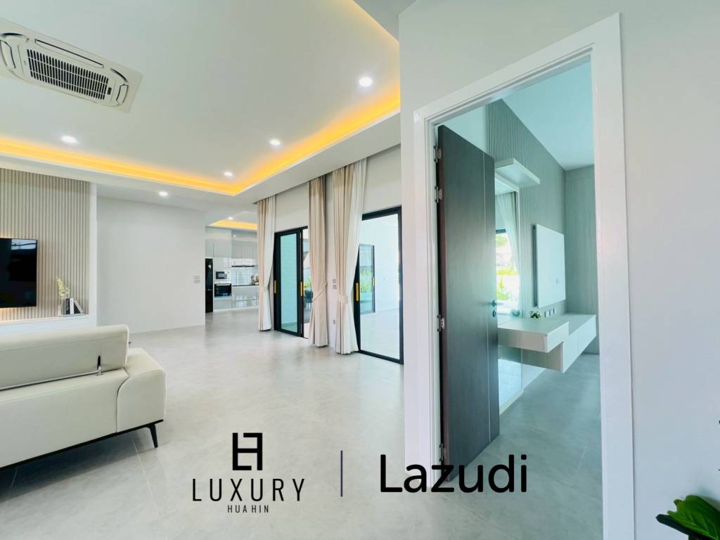 NEU / Pool Villa / 316 qm Wohnfläche