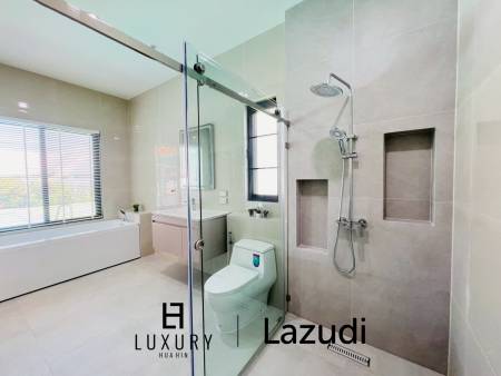 NEU / Pool Villa / 316 qm Wohnfläche