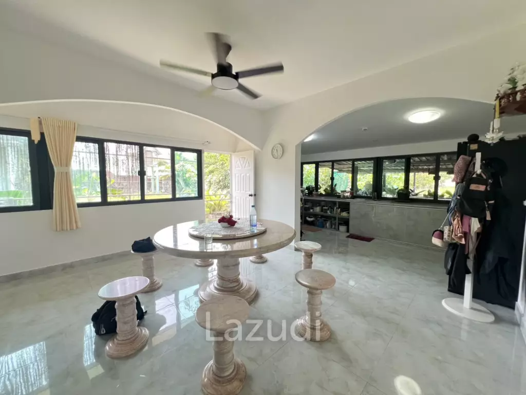 12 Rooms for Sale Close To Huai Pla Kang Temple, Ban Du