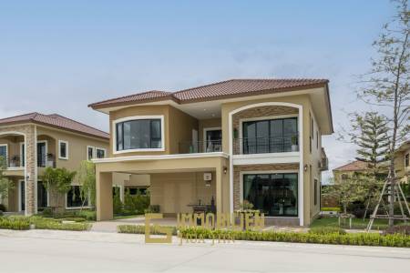 Lagon de Supalai / 4 chambres + 4 salles de bains / 261 m² de surface habitable