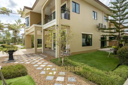 Lagon de Supalai / 4 chambres + 4 salles de bains / 261 m² de surface habitable