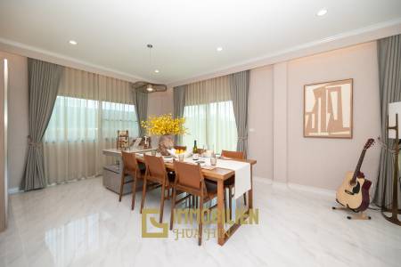 Lagon de Supalai / 4 chambres + 4 salles de bains / 261 m² de surface habitable