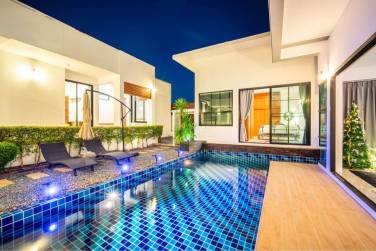 3 bedroom pool villa for rent 200 meters from Chalong Bay