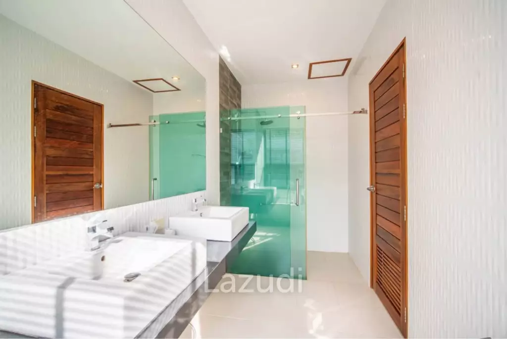 3 bedroom pool villa for rent 200 meters from Chalong Bay