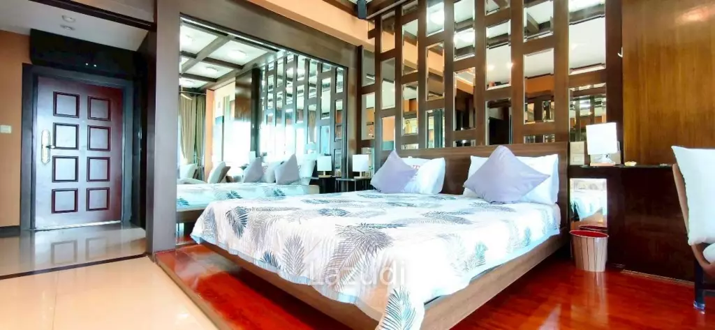 ห้องสตูดิโอวิวทะเลสวยงามให้เช่า วิวทะเล 3 พระตำหนัก