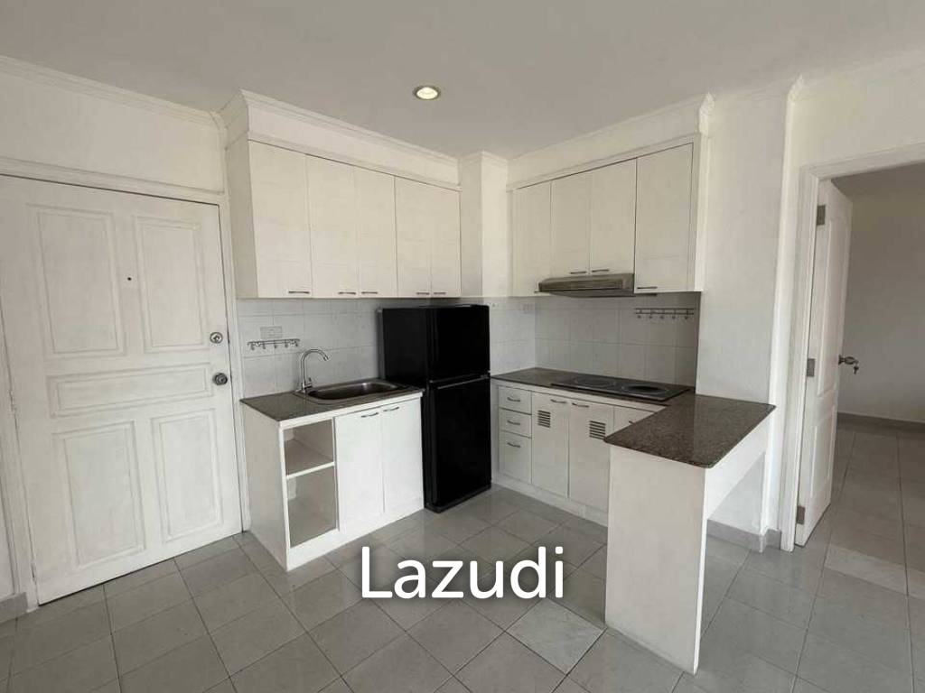 Spacious Condo 65.25 SQ.M  for Sale Golden Pattaya