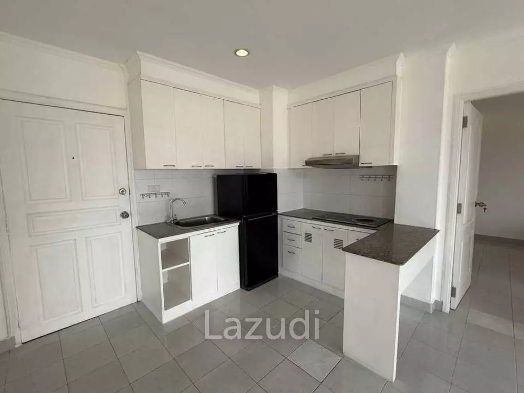 Spacious Condo 65.25 SQ.M  for Sale Golden Pattaya