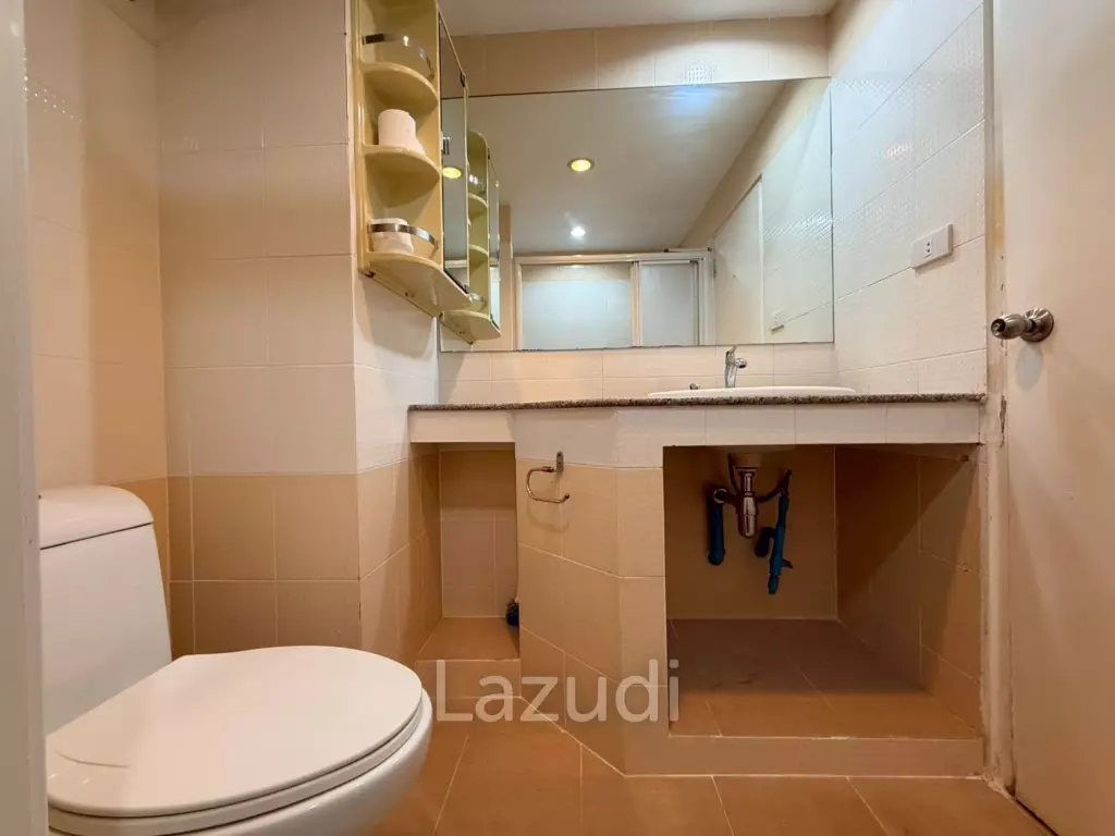 Spacious Condo 65.25 SQ.M  for Sale Golden Pattaya