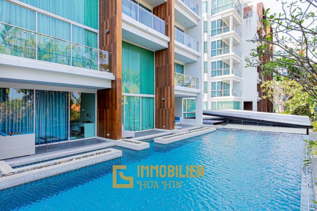 Surface habitable de 105 m² / 2 chambres + 2 salles de bains / piscine privée