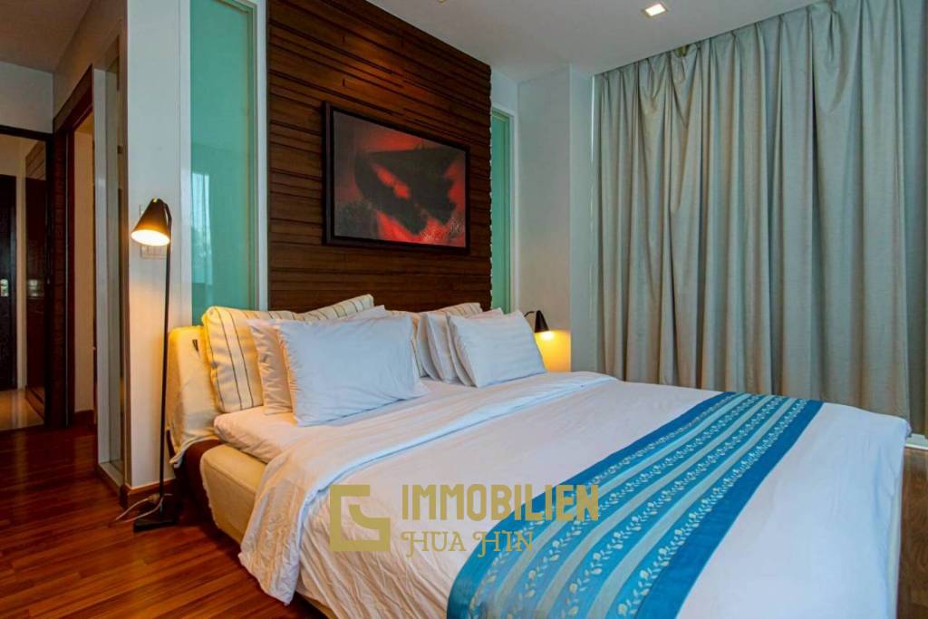 Surface habitable de 105 m² / 2 chambres + 2 salles de bains / piscine privée