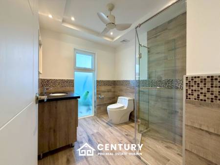 500 Kvm 3 Seng 3 Bad Villa for Salg