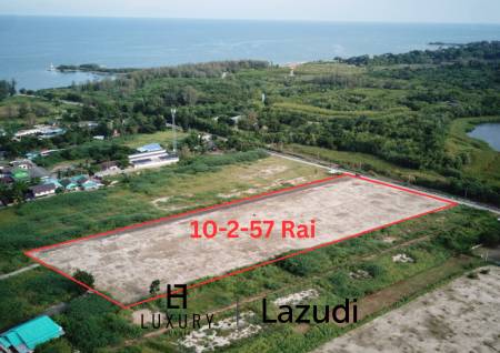 Участок 17 000 кв. м / Вид на море / Всего в 450 метрах от пляжа