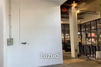 11 sqm retail unit in central indoor mall setting