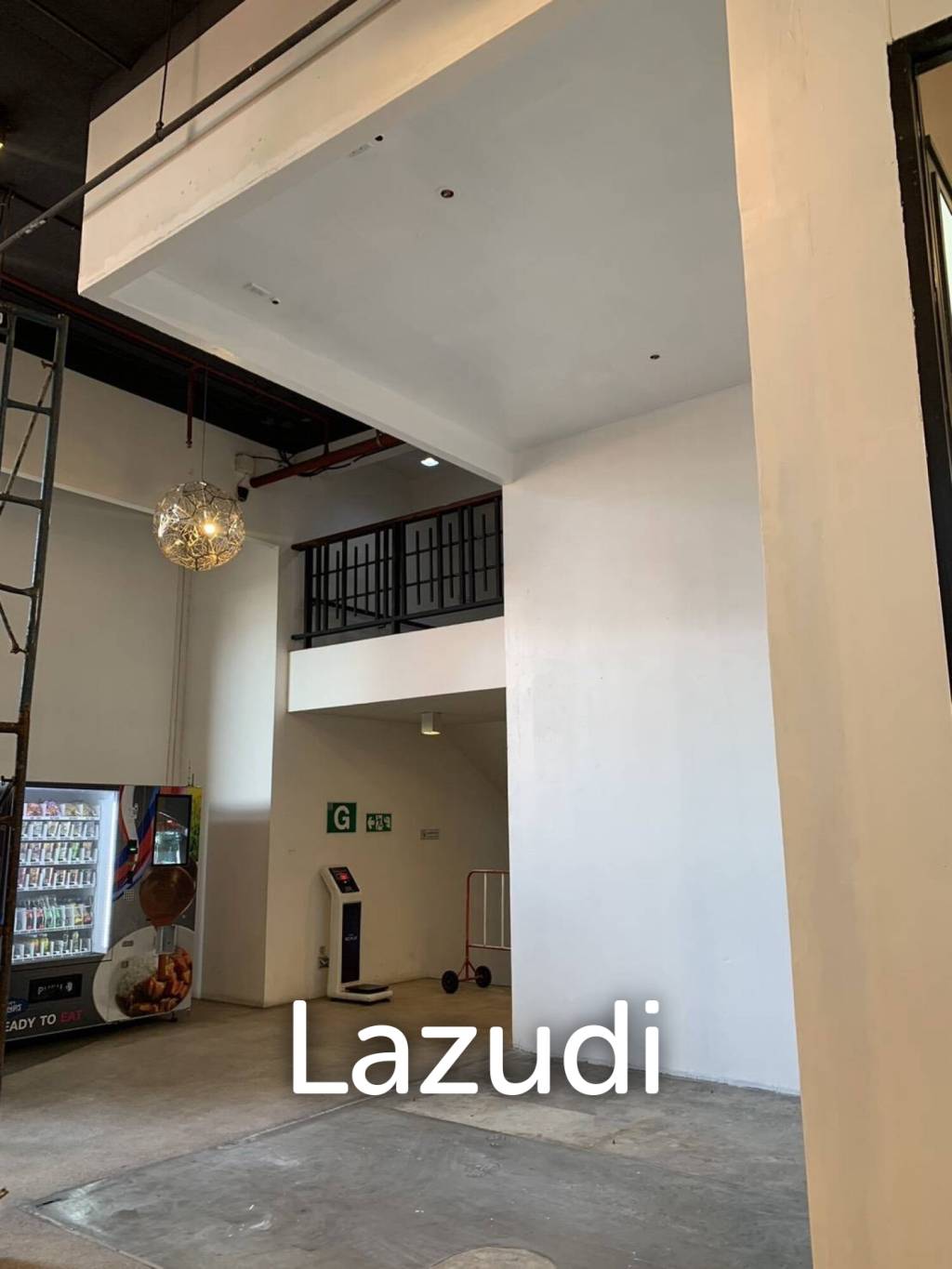 11 sqm retail unit in central indoor mall setting