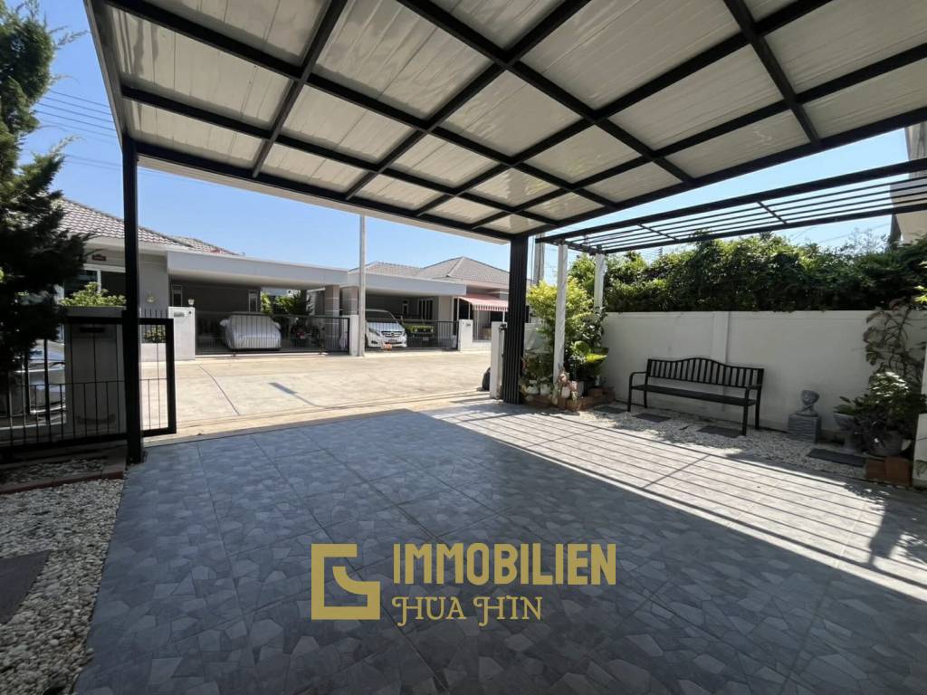 Maison de plain-pied / 3 chambres + 3 salles de bain / entièrement meublée