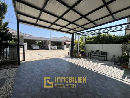 Maison de plain-pied / 3 chambres + 3 salles de bain / entièrement meublée