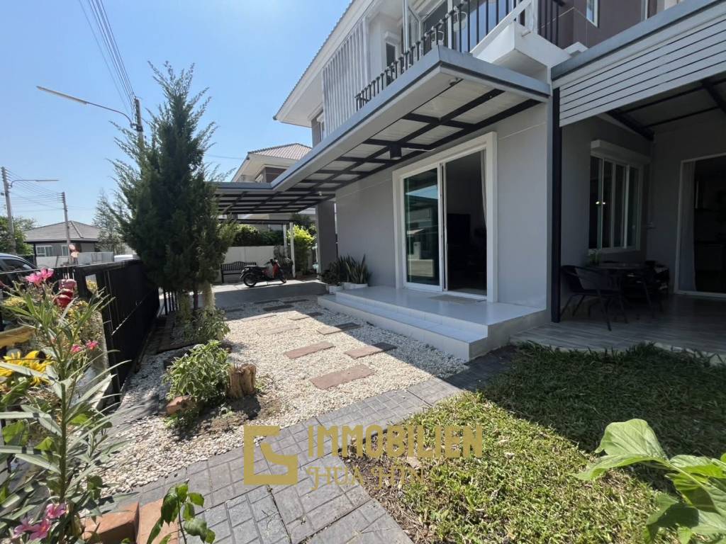 Maison de plain-pied / 3 chambres + 3 salles de bain / entièrement meublée