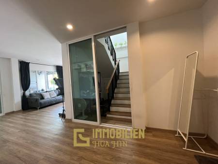 Maison de plain-pied / 3 chambres + 3 salles de bain / entièrement meublée