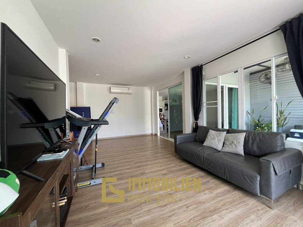 Maison de plain-pied / 3 chambres + 3 salles de bain / entièrement meublée