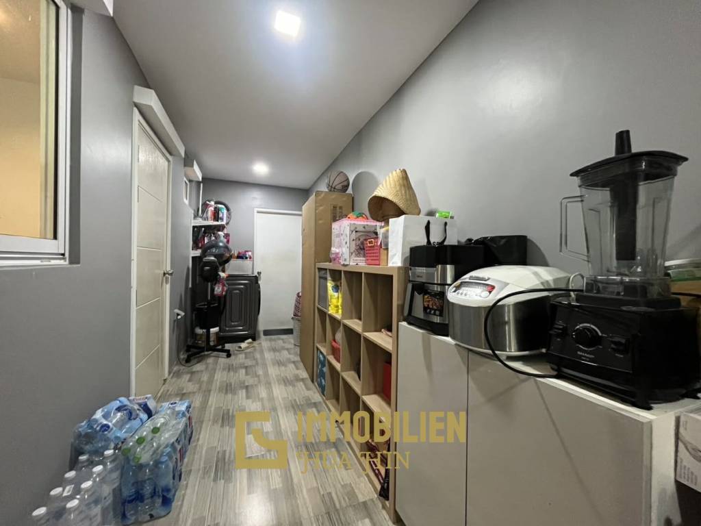 Maison de plain-pied / 3 chambres + 3 salles de bain / entièrement meublée