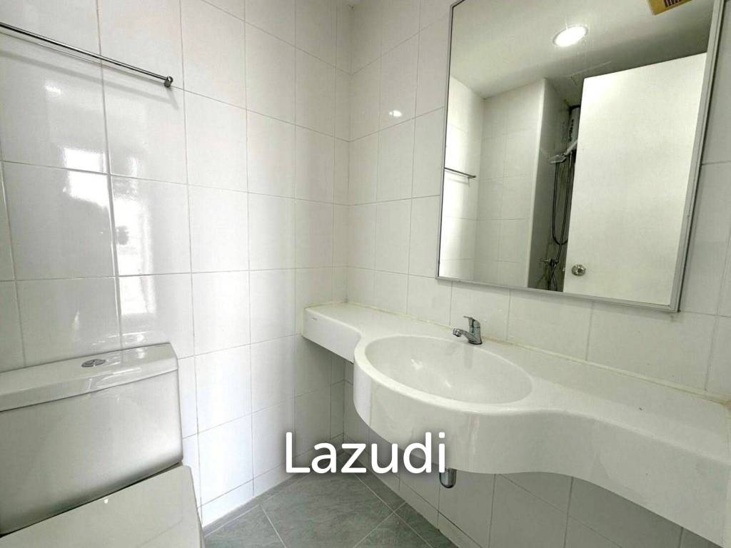 Newly Renovated 1 Bedroom for Sale Lumpini Condo Town