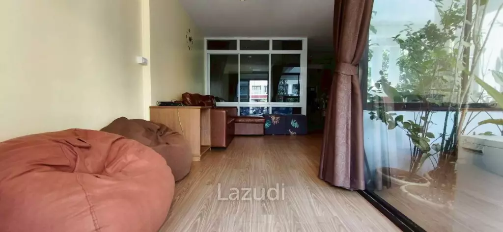 Spacious 1-Bedroom for Rent Metro Jomtien Condotel