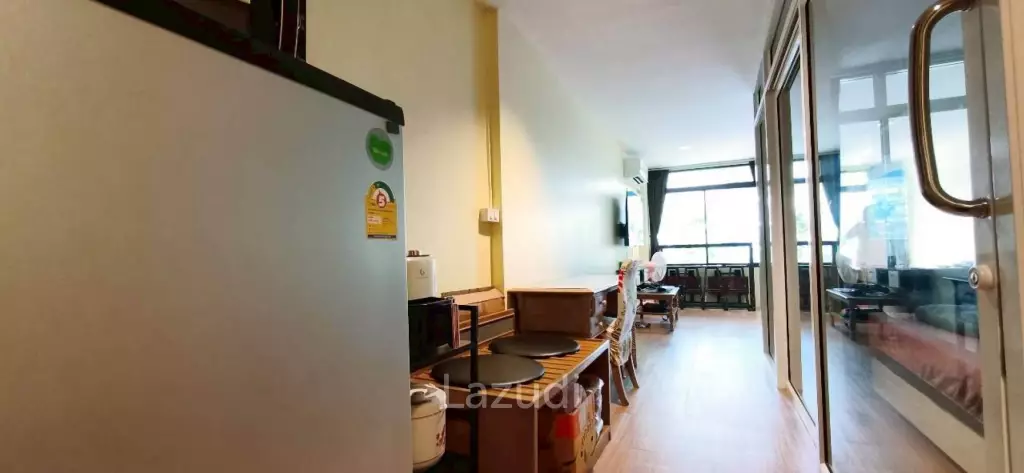 Spacious 1-Bedroom for Rent Metro Jomtien Condotel
