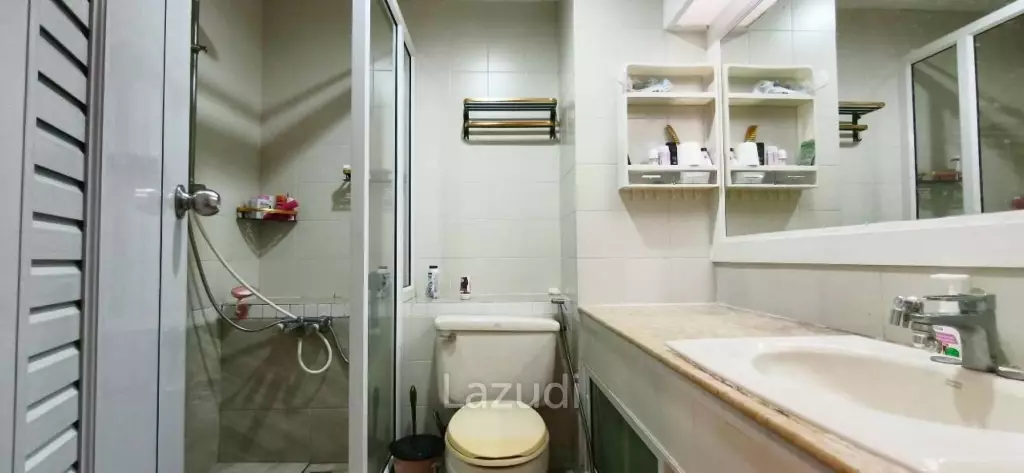 Spacious 1-Bedroom for Rent Metro Jomtien Condotel