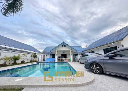 Piscine privée / Entièrement meublé / 4 chambres