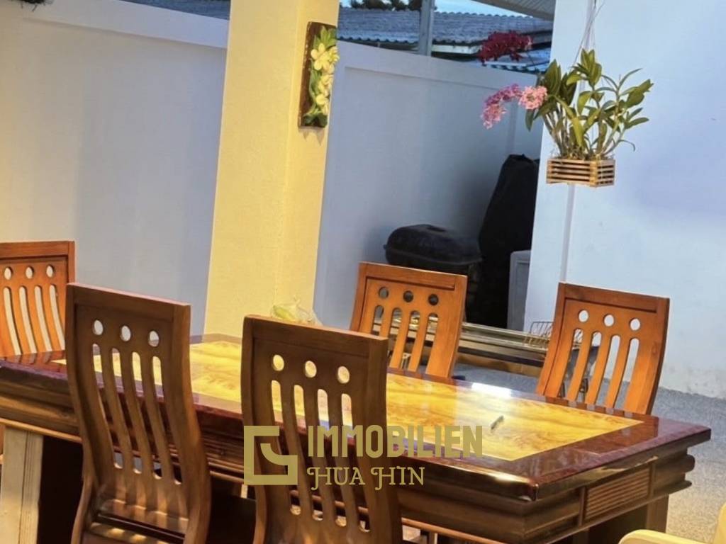 Piscine privée / Entièrement meublé / 4 chambres