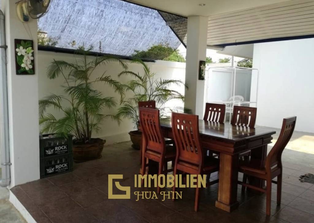 Piscine privée / Entièrement meublé / 4 chambres