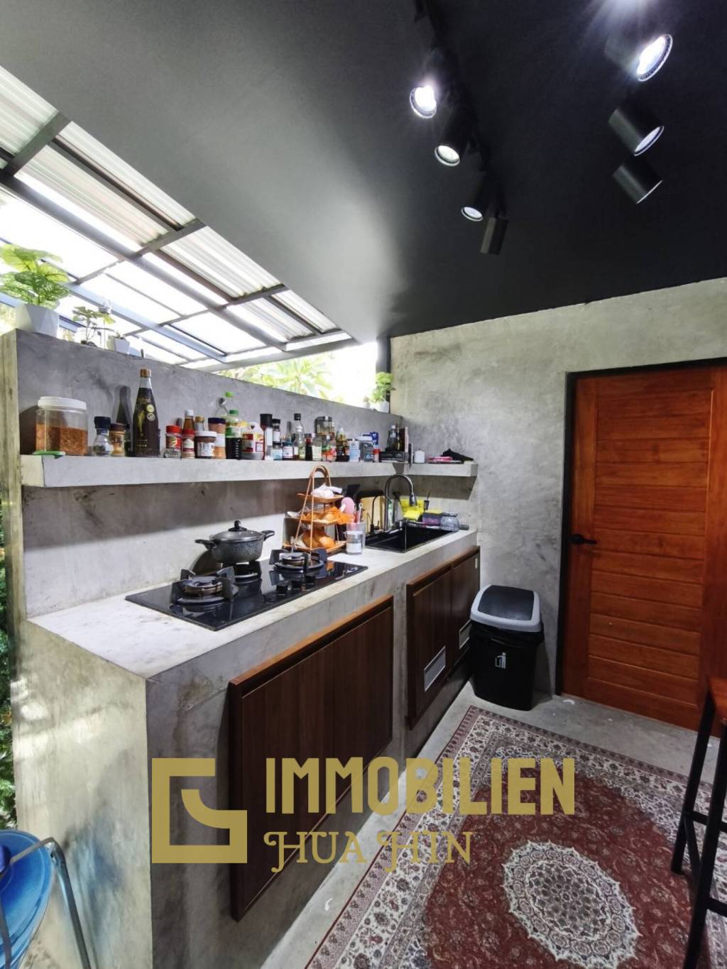 2 chambres + 2 salles de bain / entièrement meublé / emplacement idéal