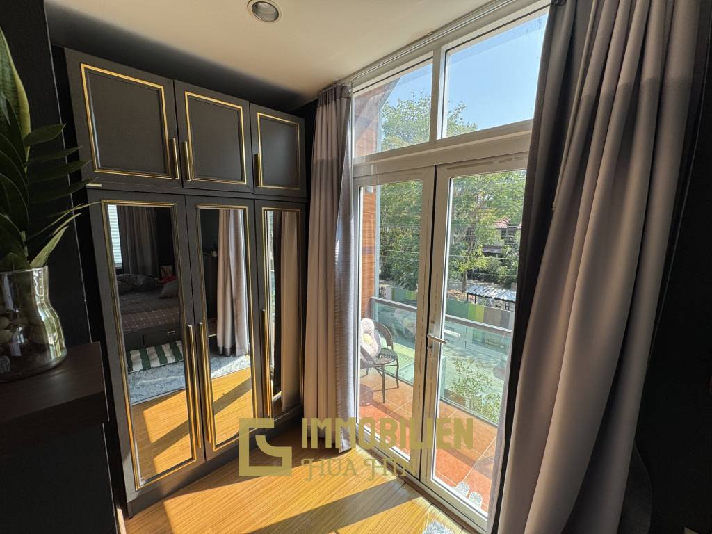 2 chambres + 2 salles de bain / entièrement meublé / emplacement idéal