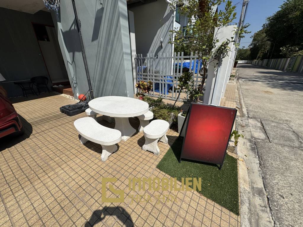 2 chambres + 2 salles de bain / entièrement meublé / emplacement idéal