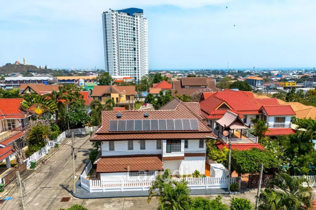 Exquisite Balinese-Style Villa in Beverly Hills Hua Hin