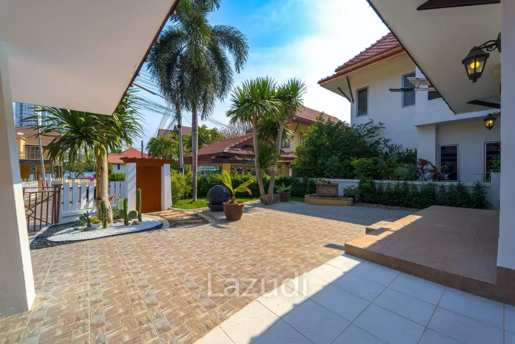 Exquisite Balinese-Style Villa in Beverly Hills Hua Hin
